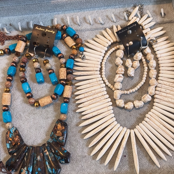 Necklace - Picture 5 of 8